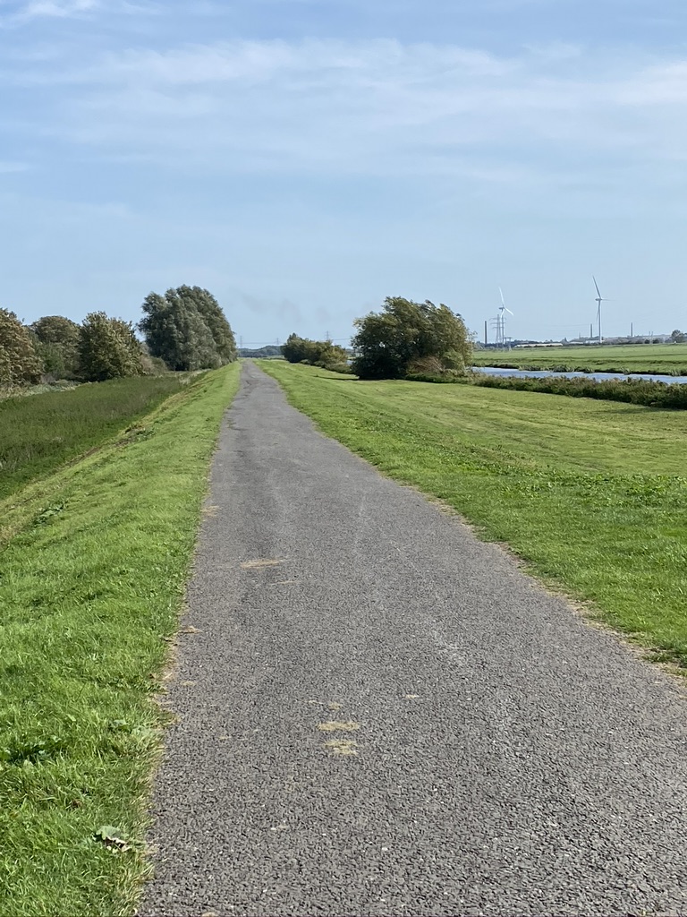 NB - wide cycle path!